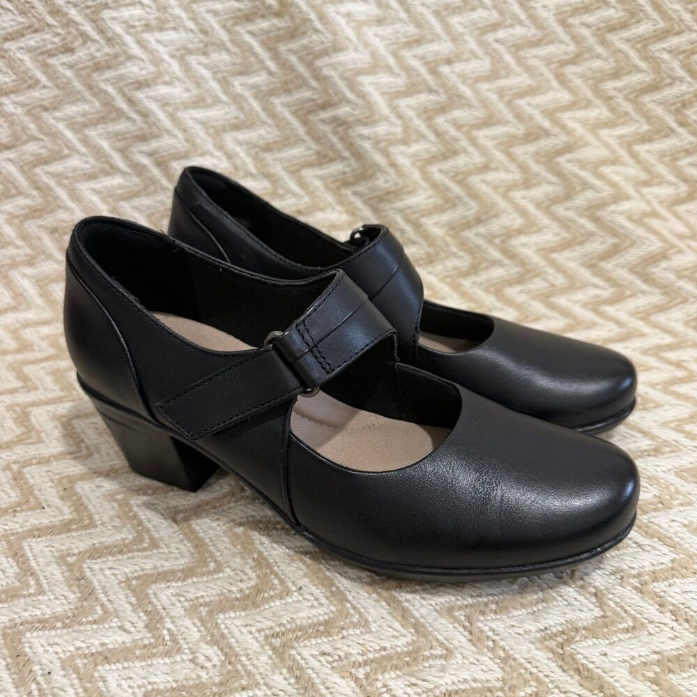 Clarks Women’s Emslie Lulin Leather Hook & Loop Pump Heels Shoes